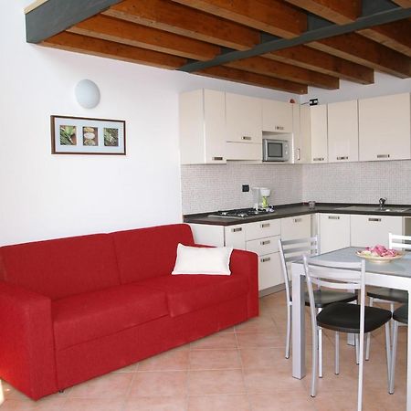 Residence Mirena - Rebomaholidays Tignale Bagian luar foto