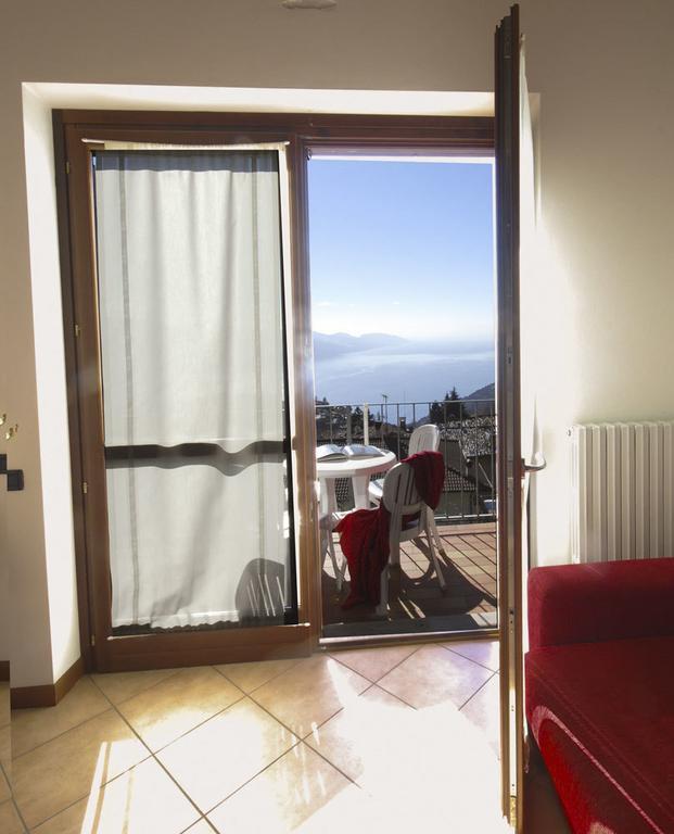 Residence Mirena - Rebomaholidays Tignale Bagian luar foto
