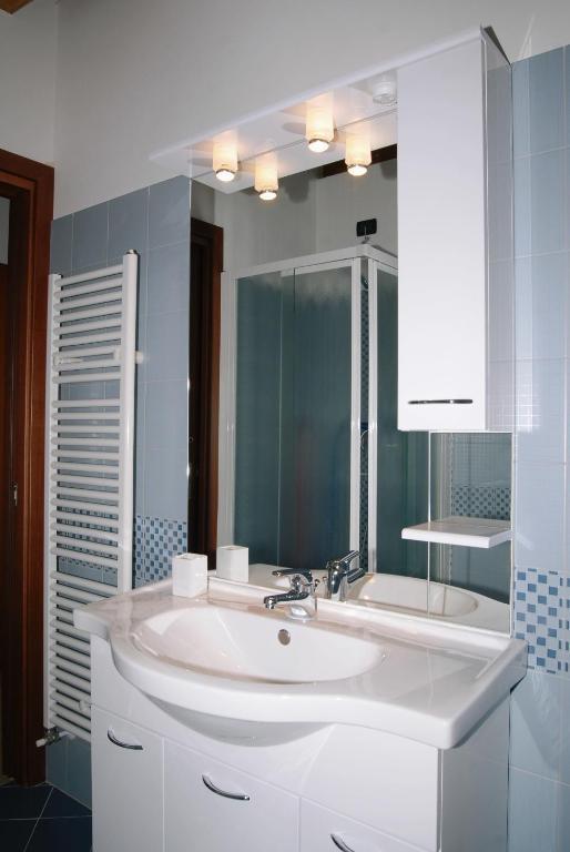 Residence Mirena - Rebomaholidays Tignale Ruang foto