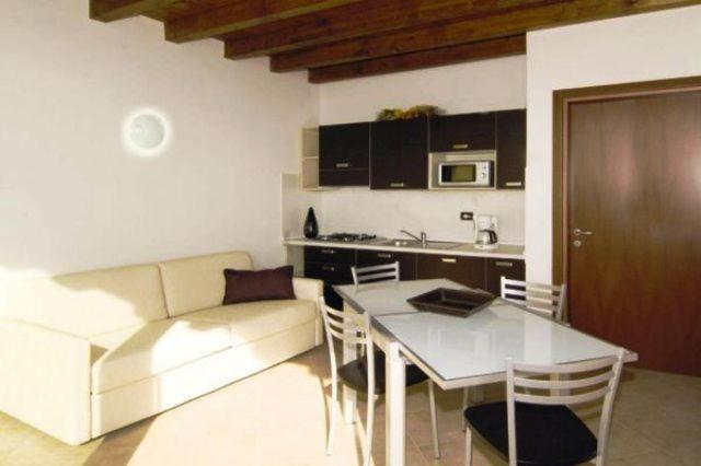 Residence Mirena - Rebomaholidays Tignale Bagian luar foto