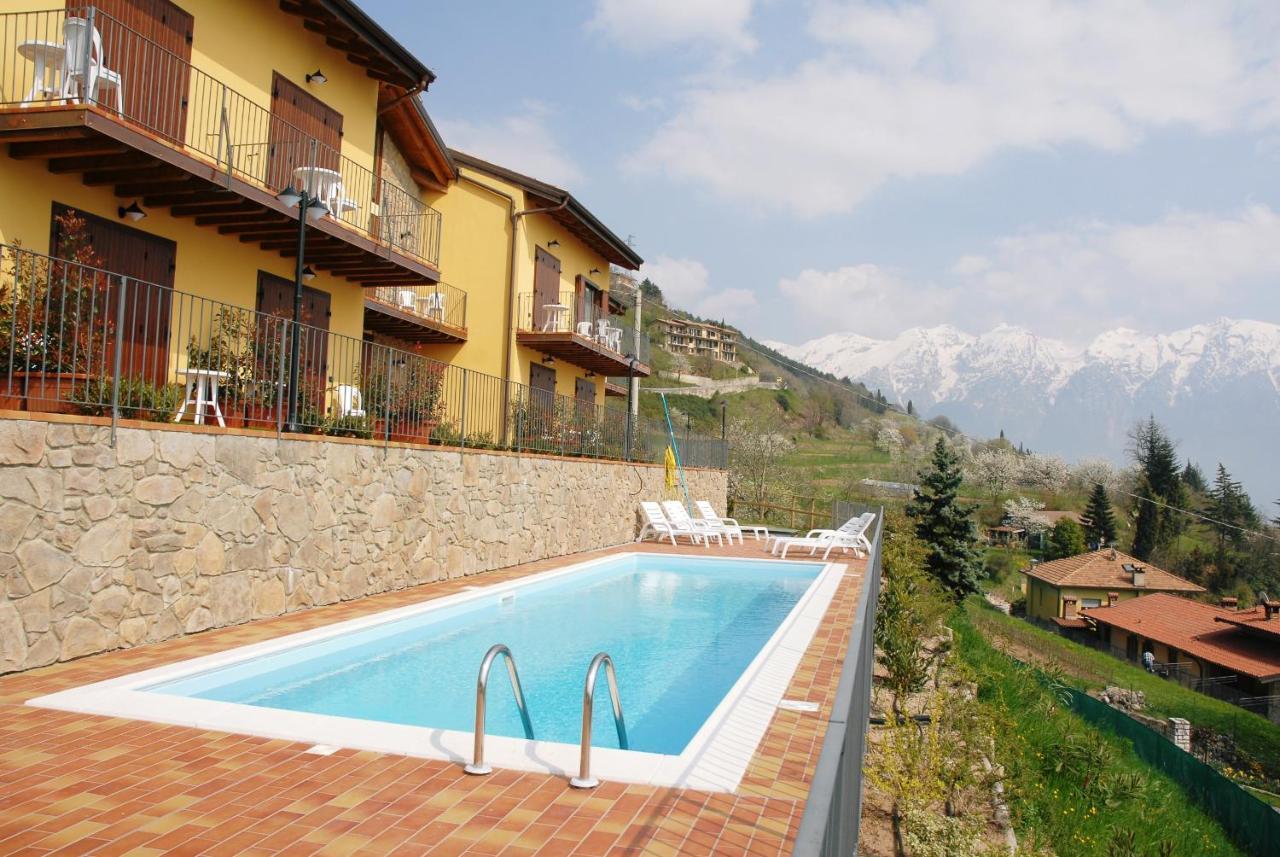 Residence Mirena - Rebomaholidays Tignale Bagian luar foto